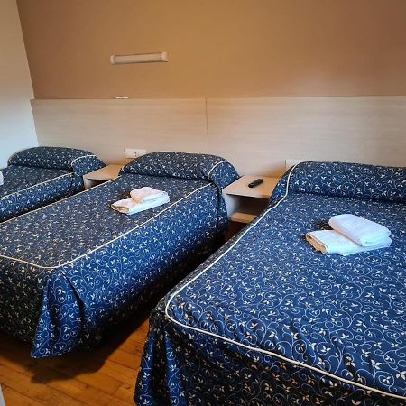 Pension La Principal Torrelavega Pokoj fotografie