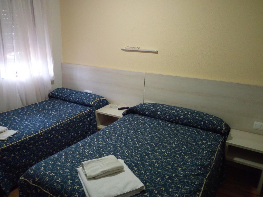 Pension La Principal Torrelavega Exteriér fotografie
