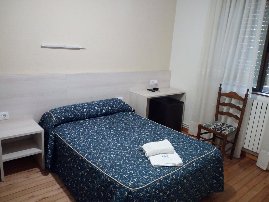 Pension La Principal Torrelavega Exteriér fotografie